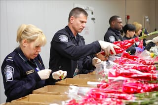 Intentaron entrar a EE.UU. con un envío de rosas, pero la CBP descubrió un contrabando por más de US$6 millones