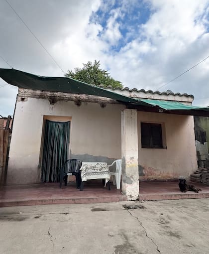 En el medio de la gira nacional de Sex, la obra, la actriz visitó "la casita número 24", donde su padre se crio junto a sus seis hermanos
