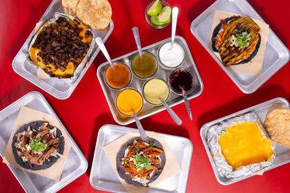 En el menú de Ana Liz Taquería se destacan los tacos, quesadillas, espadas, empanadas, flautas y tortas