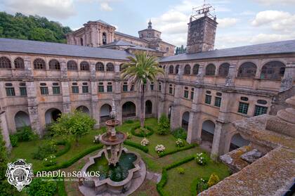 En el Monasterio de San Julian de Samos se encuentra tallada la frase "Qué mirás bobo". (Foto: abadiadesamos.com)