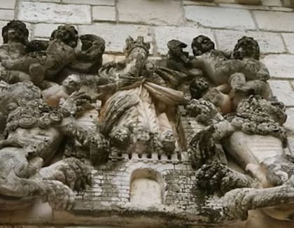 En el monasterio español de Miami se puede apreciar arquitectura y estatuas medievales (Spanish Monastery)