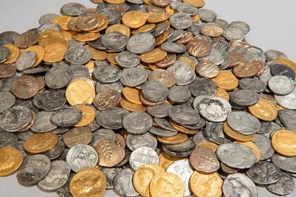 En el mundo de la numismática, algunas monedas adquieren un precio muy superior a su valor original debido a factores como errores de acuñación, su rareza e incluso su estado de conservación (Archivo)