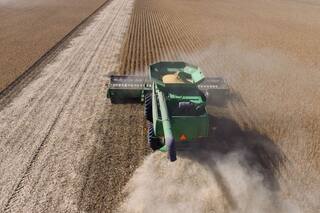 El difícil presente de los contratistas agrícolas que condiciona su futuro