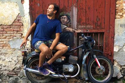 En el mundo ordinario en el que vivía Jonathan, allá por el 2013, la felicidad parecía estar ausente.