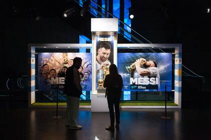 En el Museo del Deporte Santafesino están el Balón y el Botín de Oro que Messi se ganó en 2019.