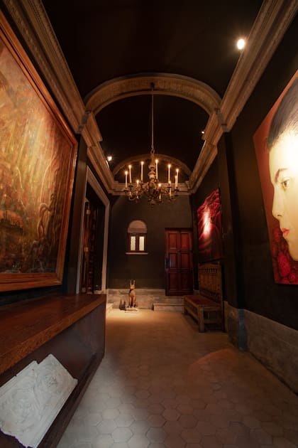 En el museo, expone, entre otros, el artista contemporáneo Juan Manuel Rodríguez Arnabal, hermano del dueño y arquitecto de la propiedad