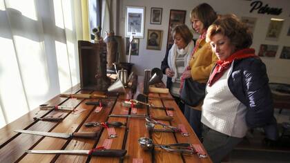 En el museo, se pueden conseguir souvenirs y los libros de la cocinera