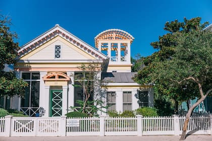 En el noroeste de la Florida, Seaside es el verdadero pueblo, que en la película se llamó Seahaven