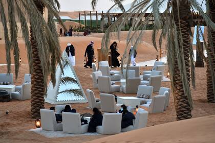 En el oasis situado cerca de Riad, hay que pagar unos 13.000 riales (casi 3.000 euros, unos 3.570 dólares) por una noche en una carpa "glamps" 
