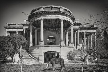 En el Palacio Piria, en Punta Lara, el fundador de Piriáolis quiso recrear su propio paraíso.