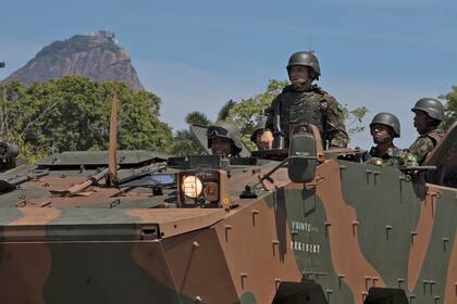 En el parque del Flamenco circulan vehículos blindados