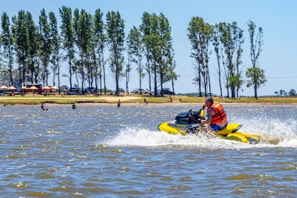 En el parque natural existen 120 hectáreas arboladas con tres playas de arena