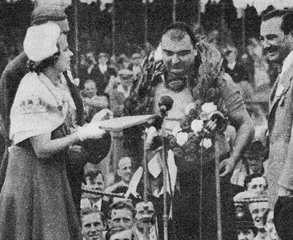 En el podio de Silverstone, tras el primer éxito de Ferrari