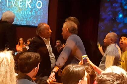 En el primer intervalo, muchos actores recordaron anécdotas con la actriz y otros se acercaron a saludar a su padre, Gustavo Yankelevich