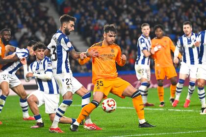 En el primer partido, en San Sebastián, Real Madrid le ganó a Real Sociedad 1 a 0