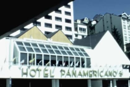 En el primer piso del hotel Panamericano de Bariloche se encontraba la cafetería conde se encontraron Dalila Herbst y Erico Priebke
