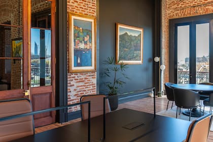 En el primer y segundo piso se encuentran los espacio de coworking