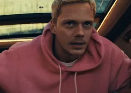 En el remake, el actor Bill Skarsgård interpretará al ladrón y Anthony Hopkins al dueño del auto (Foto: Captura de video)