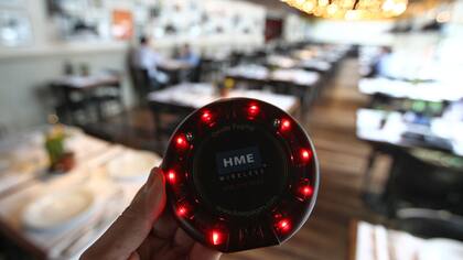 Cada vez más locales gastronómicos utilizan tecnología para organizar y mejorar la atención