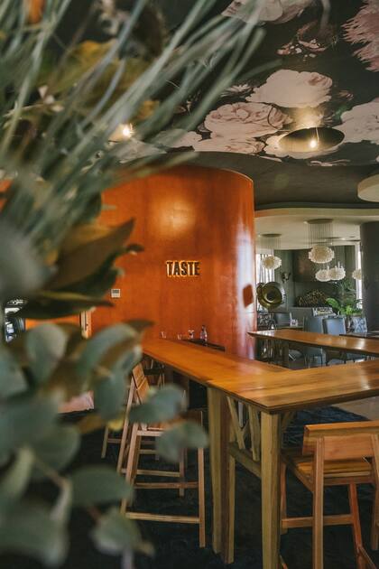 En el restaurante organizan catas privadas (que incluyen el vino de la casa) y ofrecen un menú donde destacan los productos de estación.