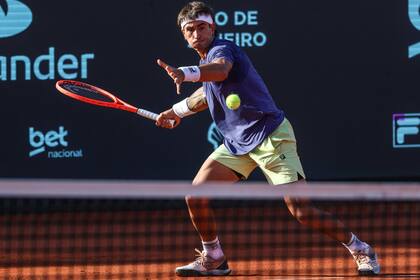 En el Río Open, Francisco Comesaña venció al chileno Nicolás Jarry y avanzó por primera vez a los cuartos de final de un ATP