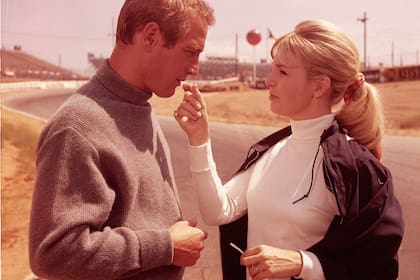 En el rodaje de 500 millas (Winning, 1969), nació la otra pasión de Newman: el automovilismo. En 1979, participó de la clásica 24 horas de Le Mans. Joanne, siempre lo acompañó.