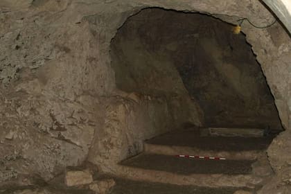 En el siglo IV, al lado de lo que fuera el hogar de Jesús, se construyó una iglesia, también excavada en la piedra