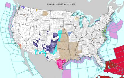 En el sur de California, los vientos del noreste de 20-30 mph (32-48 km/h) y una humedad extremadamente baja elevan el peligro de incendios, especialmente en los condados de Ventura y Los Ángeles