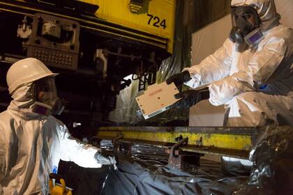 En el taller Rancagua de la línea B se realizan los trabajos para descontaminar las formaciones Mitsubishi con piezas con asbesto