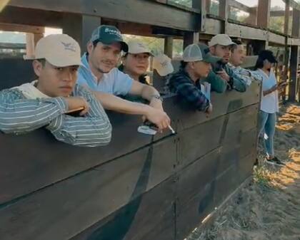 En el tiempo que duró la estadía, clasificaron 500 animales, unificando criterios de selección que les permitió “comprender la importancia de la selección de reproductores funcionales”