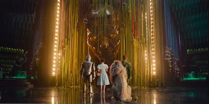 En el tráiler de Wicked se adelantó la aparición de personajes de El Mago de Oz, pero tendrán mayor importancia en la segunda parte