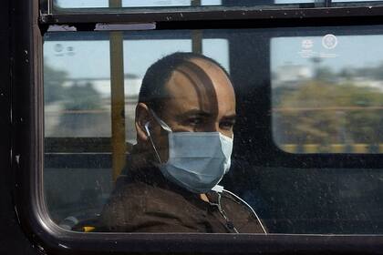 En el transporte público, los pasajeros respetaron la nueva normativa de llevar barbijos