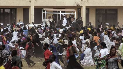 En el último día de la gira, el Papa visitó a miembros de la comunidad musulmana en una escuela en Bangui