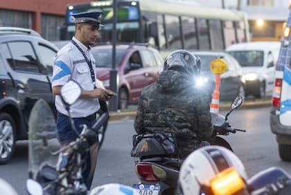 En el último mes, la municipalidad incorporó 50 personas al Cuerpo de Agentes de Tránsito que tendrán un rol clave durante esta etapa