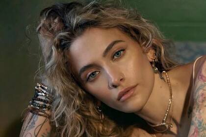 En enero de 2025 Paris Jackson celebró con un sentido mensaje en redes sociales sus 5 años de sobriedad
