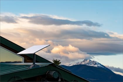 En enero de 2026 en California, los clientes pueden contratar el servicio de internet satelital de Starlink con planes que empiezan en US$50 por mes