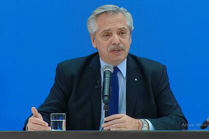 “En ese estado de desconcierto algunos repiten una frase que dice: ‘La política son todos iguales’. Y no somos todos los mismos”, dijo Alberto Fernández