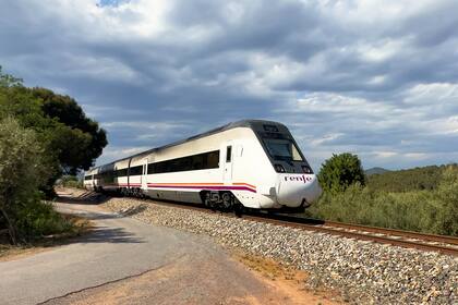 En España hay muy buenos trenes de alta velocidad. 