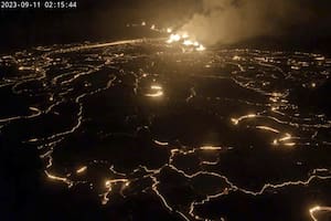 Uno de los volcanes más activos del mundo entra en erupción después de dos meses de pausa