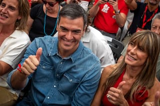 La primera reacción de Pedro Sánchez luego de que procesaran a su esposa por corrupción y malversación