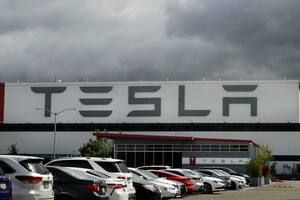 California acusa a Tesla de discriminación racial en demanda
