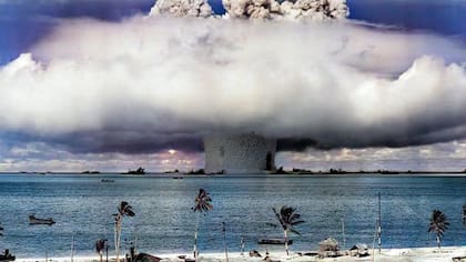 En esta imagen se puede apreciar una de las detonaciones realizada en el atolón Bikini de las Islas Marshall  (Foto: Departamento de Defensa de los Estados Unidos)