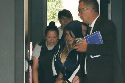 En esta imagen, se puede observar la emoción que la hija de Jorge Rial siente después de luchar durante meses para conseguir esta resolución. Ahora podrá continuar su condena cerca de su hijo de un año