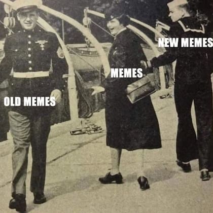 En esta nueva versión de la foto de 1950, el sargento elegante representa a los "nuevos memes" y el cadete a los "memes viejos"