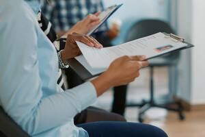 La ley del Uscis que explica las consecuencias de continuar en un empleo con el EAD vencido