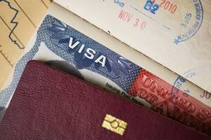 En Estados Unidos aseguran que el Departamento de Seguridad Nacional (DHS) puso en pausa el proceso para que la Argentina ingrese al Programa de Exención de Visa.