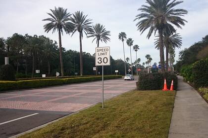 En Estados Unidos el velocímetro del auto está plasmado en millas por hora (mph)