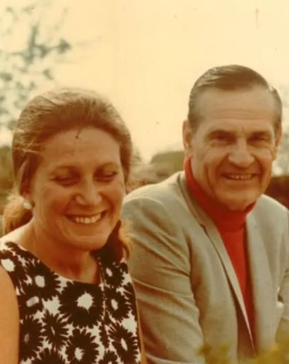 En Estados Unidos, Svetlana se casó con Wesley Peters y adoptó el nombre Lana Peters