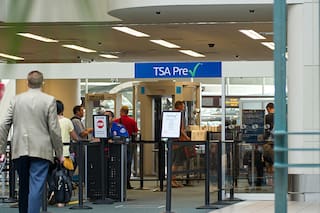 Por qué algunos aeropuertos de California y Nueva York no presentan largas filas para los controles