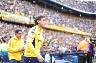 Ubeda, en jaque: del camino allanado para seguir en Boca a autoboicotearse con un cambio polémico